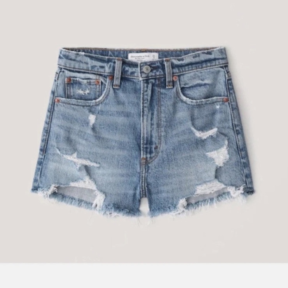 Abercrombie 4” Distressed Mom Shorts